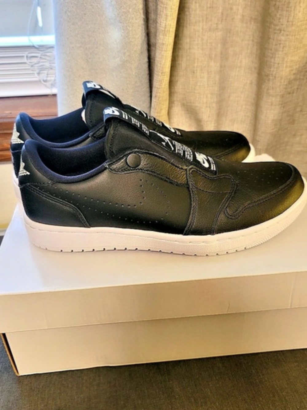Nike Air Jordan 1 Retro Low Slip Black & White US 8 Like New